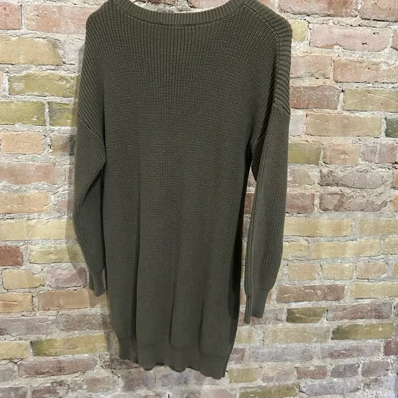 Steve Madden Olive Green Sweater Dress with Satin Pocket - Picture 5 of 6